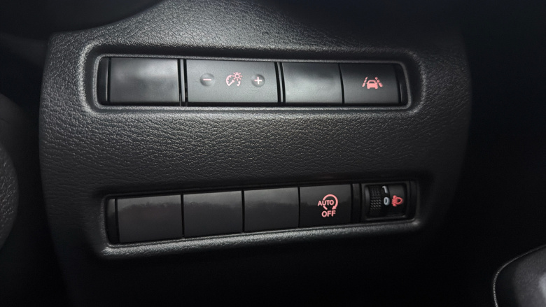 Nissan Juke 1.0 DiG-T 114 N-Connecta 5dr Petrol Hatchback